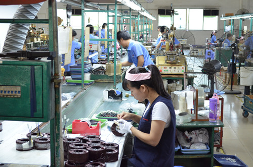 將近年關僑洋實業(yè)正加班加點趕制貨期